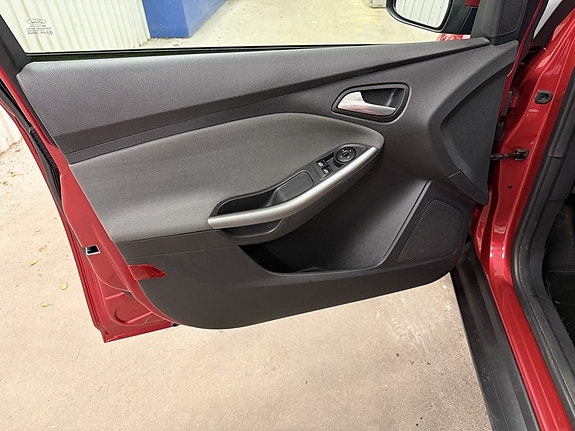 Ford Focus 13 of 21