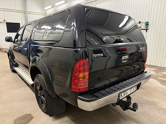 Toyota HiLux 3 of 22