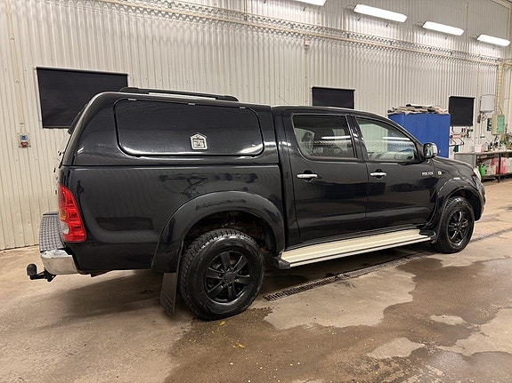 Toyota HiLux 7 of 22