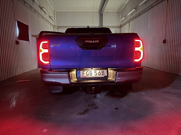 Toyota HiLux 20 of 22