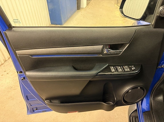Toyota HiLux 13 of 22