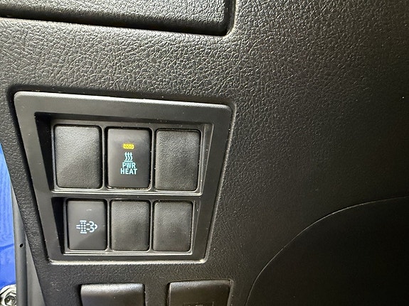 Toyota HiLux 17 of 22