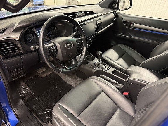 Toyota HiLux 14 of 22