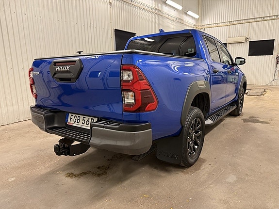 Toyota HiLux 4 of 22