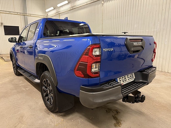 Toyota HiLux 2 of 22