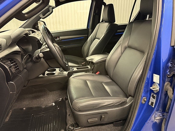 Toyota HiLux 15 of 22