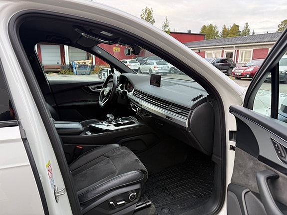 Audi Q7 15 of 27