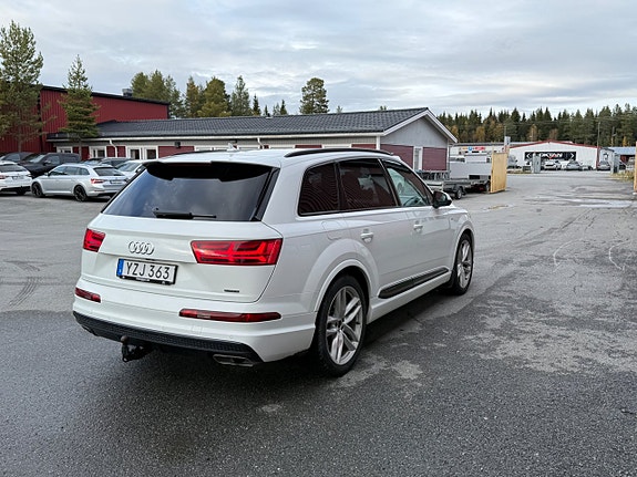 Audi Q7 14 of 27