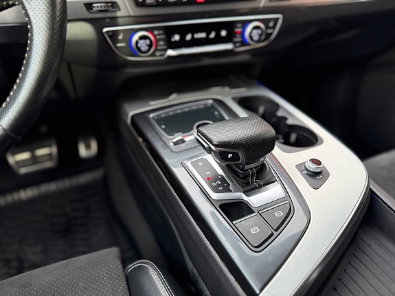 Audi Q7 6 of 27