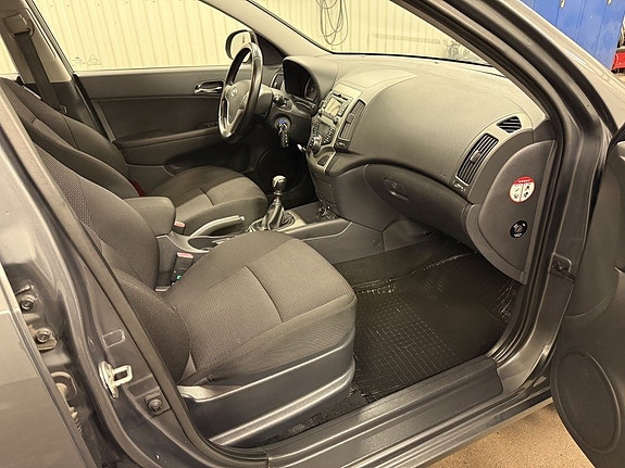 Hyundai i30 10 of 21