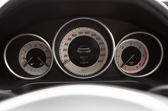 Mercedes-Benz E350 17 of 28