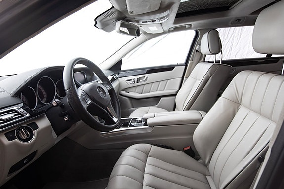 Mercedes-Benz E350 13 of 28