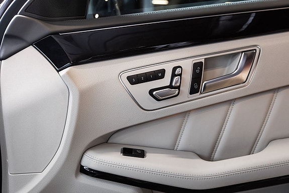 Mercedes-Benz E350 21 of 28