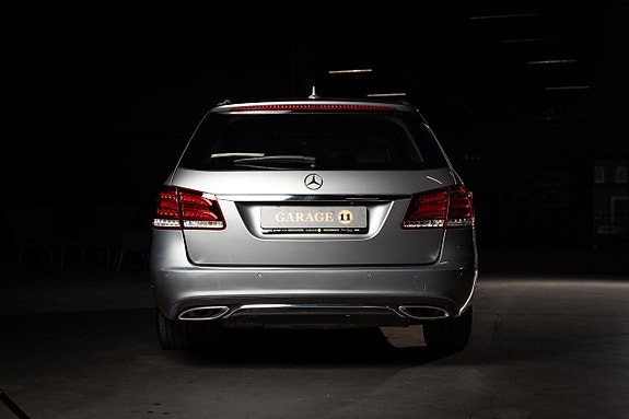 Mercedes-Benz E350 5 of 28