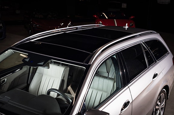 Mercedes-Benz E350 23 of 28