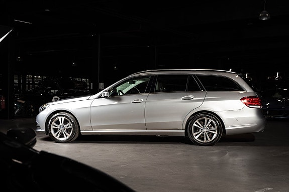 Mercedes-Benz E350 3 of 28