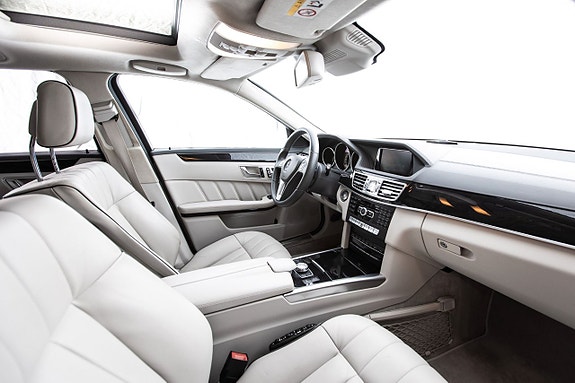 Mercedes-Benz E350 14 of 28