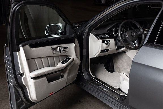 Mercedes-Benz E350 10 of 28