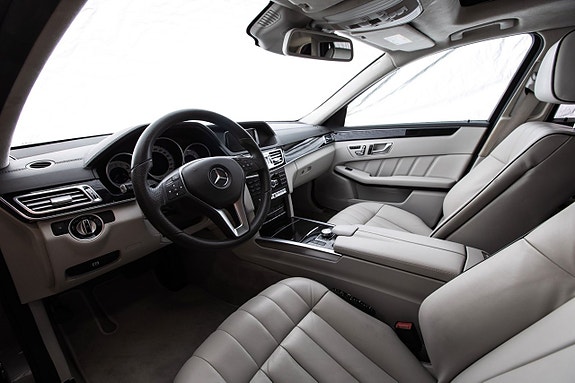 Mercedes-Benz E350 12 of 28