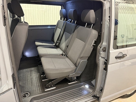 Volkswagen Transporter 9 of 21