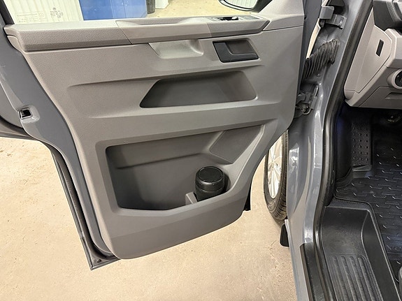 Volkswagen Transporter 12 of 21