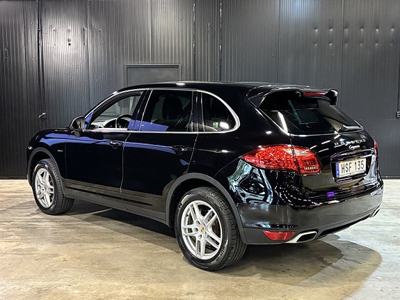 Porsche Cayenne 4 of 27