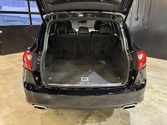 Porsche Cayenne 24 of 27