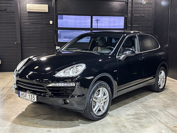 Porsche Cayenne 3 of 27
