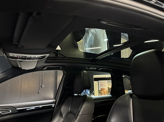 Porsche Cayenne 22 of 27