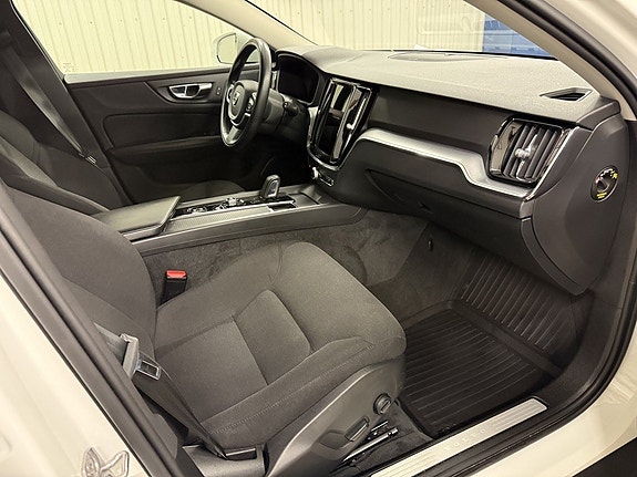 Volvo V60 Cross Country 11 of 26