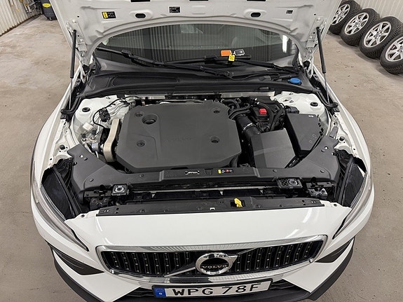 Volvo V60 Cross Country 10 of 26