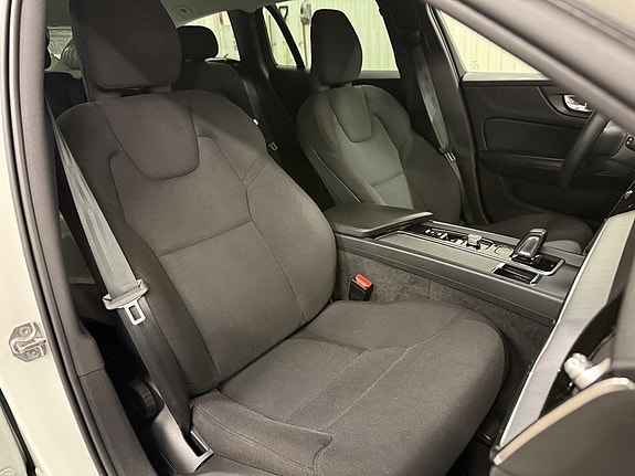 Volvo V60 Cross Country 12 of 26