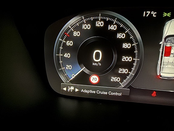 Volvo V60 Cross Country 18 of 26