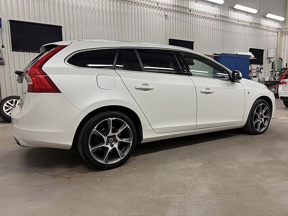 Volvo V60 6 of 29