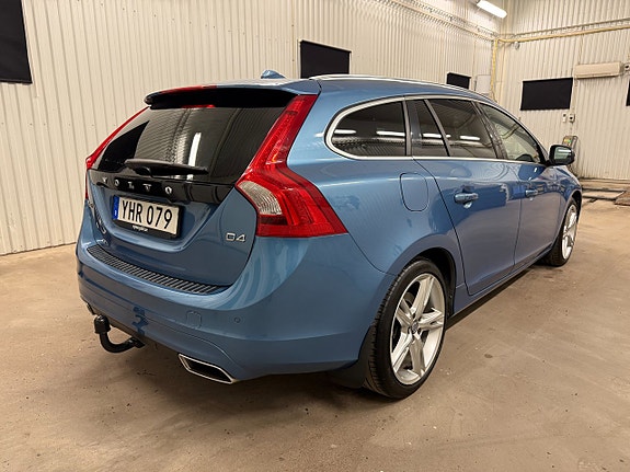 Volvo V60 4 of 26
