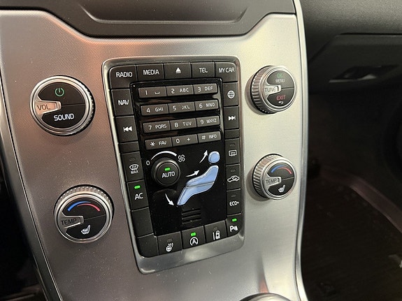 Volvo V70 18 of 26