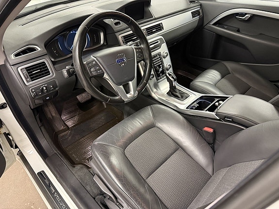 Volvo V70 16 of 26