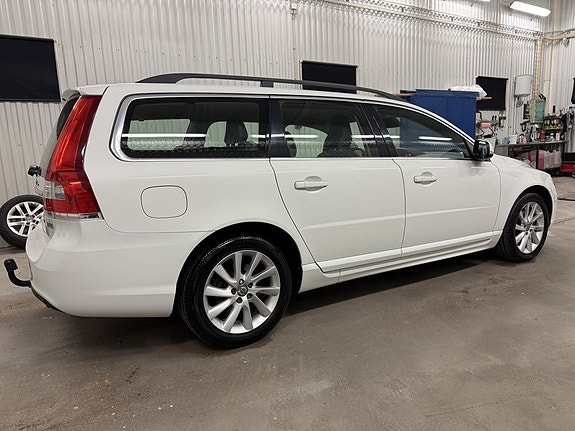 Volvo V70 6 of 26