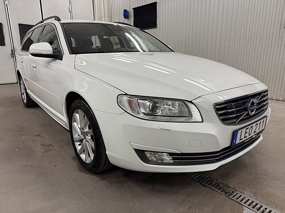 Volvo V70 3 of 26