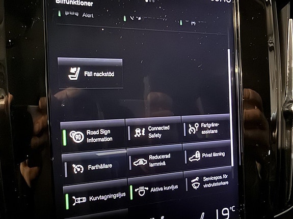 Volvo V90 22 of 27