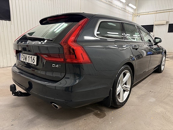 Volvo V90 4 of 27