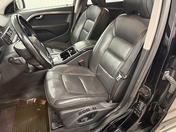 Volvo XC70 15 of 23