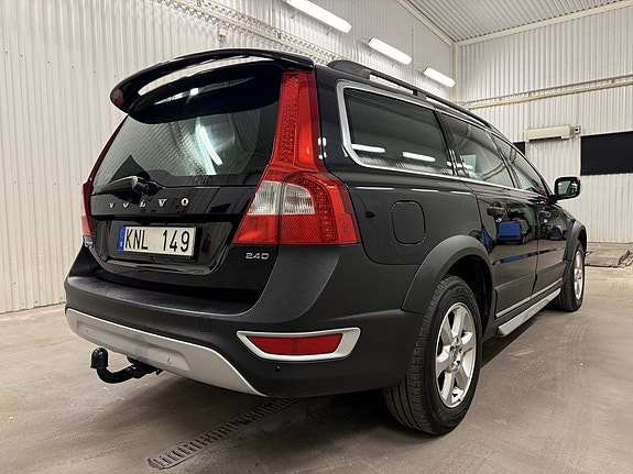 Volvo XC70 4 of 23