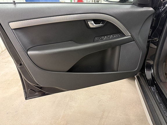 Volvo XC70 13 of 23