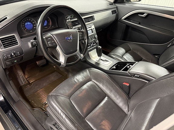 Volvo XC70 14 of 23