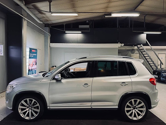 Volkswagen Tiguan R-LINE Panorama 2.0 TSI 4-Motion Nyregg! 5 of 12