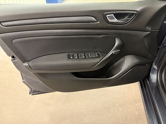 Renault Megane 12 of 23