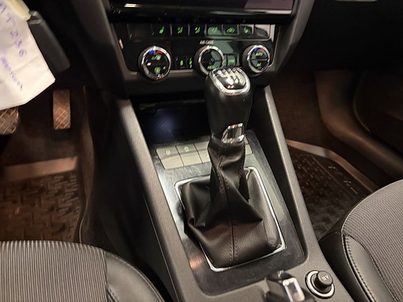 Skoda Octavia 12 of 17