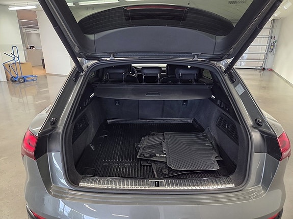 Audi Q8 5 of 8