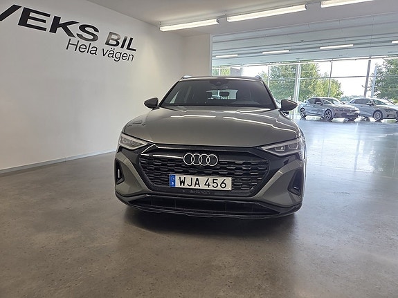 Audi Q8 2 of 8